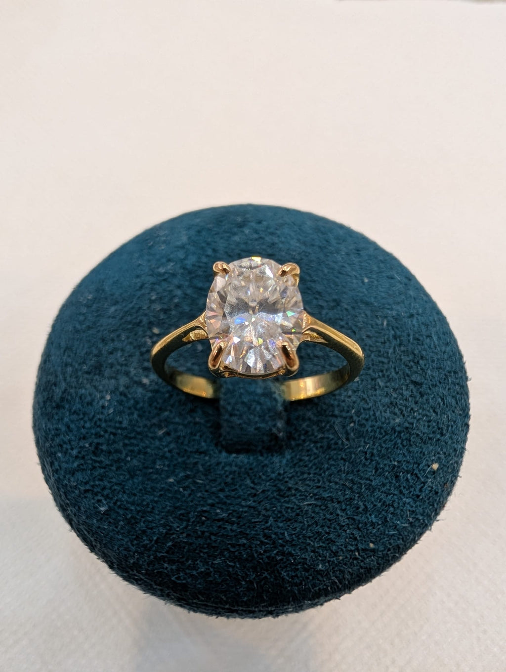 Mossanite ring
